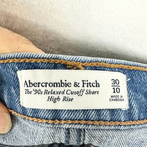 Abercrombie & Fitch 90s Relaxed Cutoff Short High Rise Size 10 Medium Wash - Picture 3 of 4